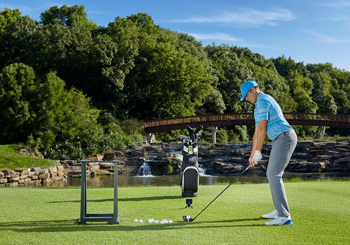 Swing Caddie SC4 PRO vs Garmin R10: Which Launch Monitor Should You Buy?