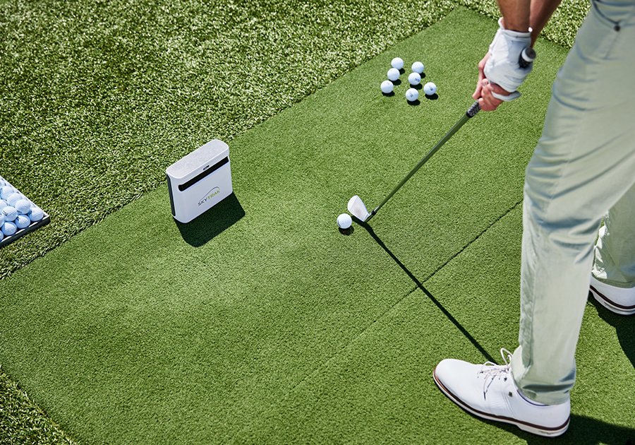 skytrak plus launch monitor and golf simulator lyfestyle