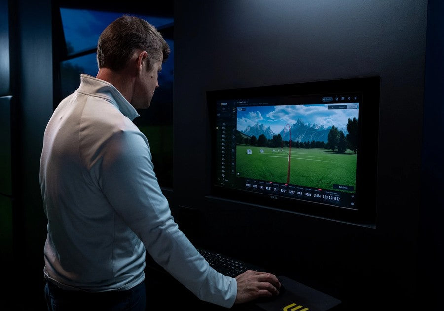 Swing Optix cameras in a Uneekor studio setup