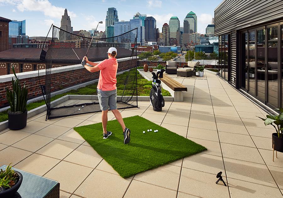 Garmin Approach R10 Launch Monitor and Golf Simulator - Back View