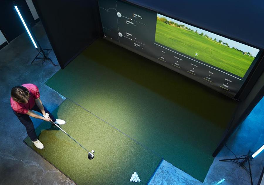 Uneekor EYE XO Launch Monitor & Golf Simulator - Simulator Setup